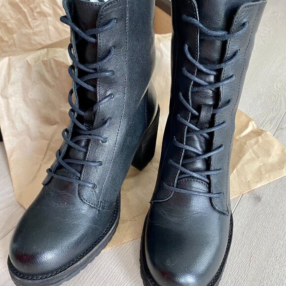 FRYE Karen Boots Size 7.5 Black NEW in Box - Picture 4 of 8